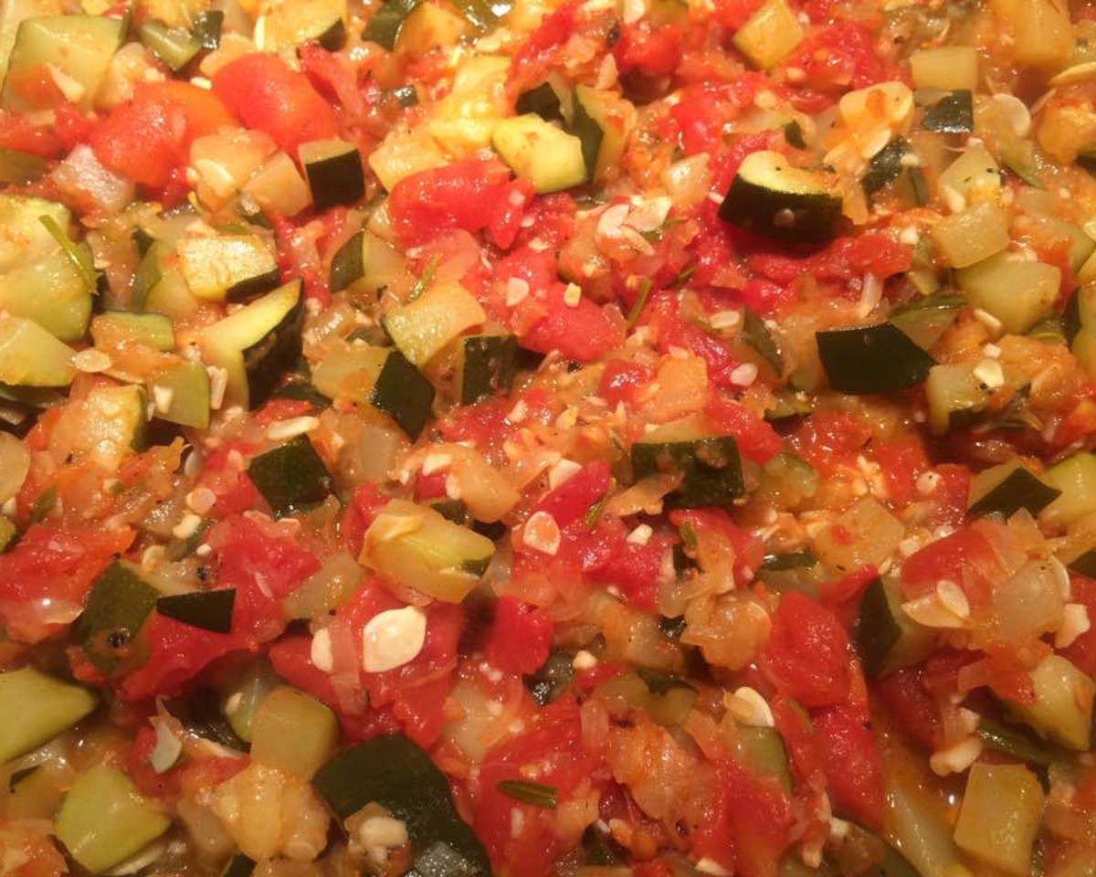 Authentic Mediterranean Ratatouille with Eggplant and Zucchini
