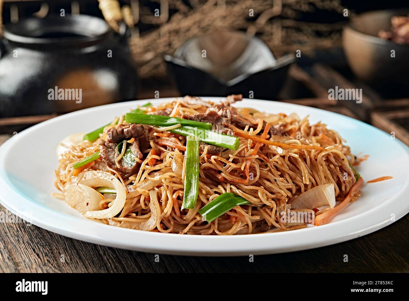 Stir-Fried Rice Noodles with Tamarind Sauce