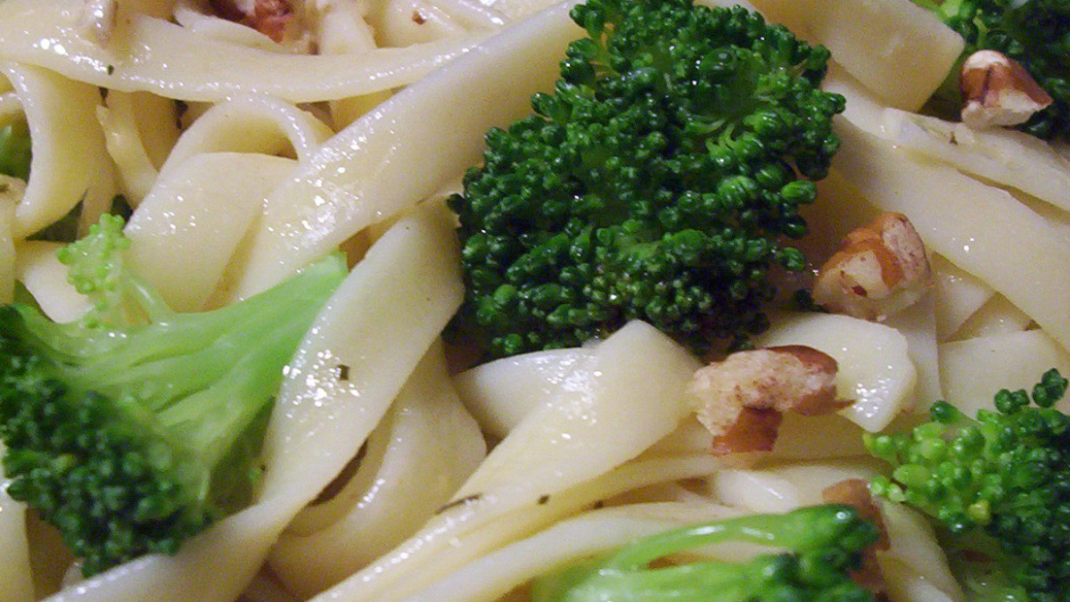 Sautéed Garlic Pasta with Parmesan