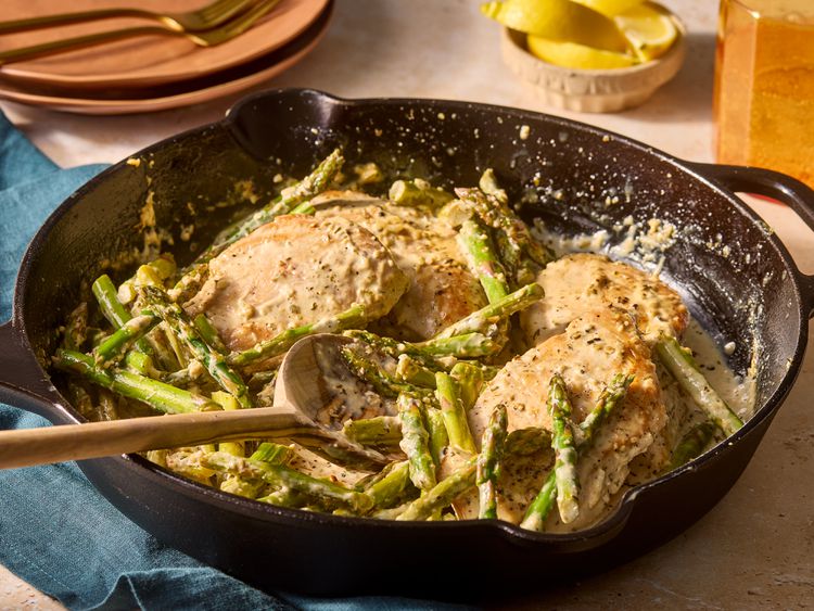 One-Pot Lemon Dill Chicken with Potatoes and Asparagus