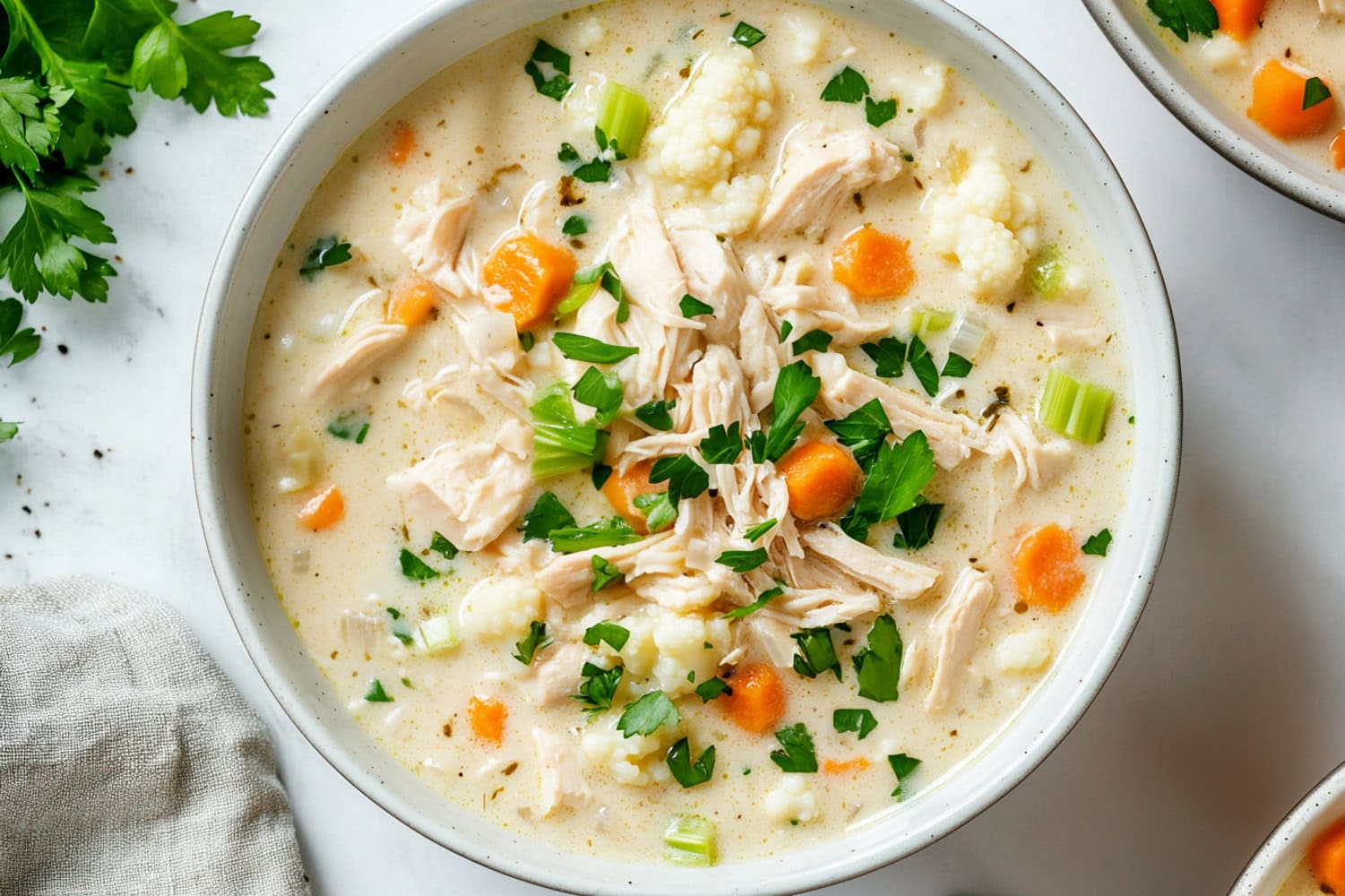 Slow-Cooker Chicken and Cauliflower Soup with Thyme