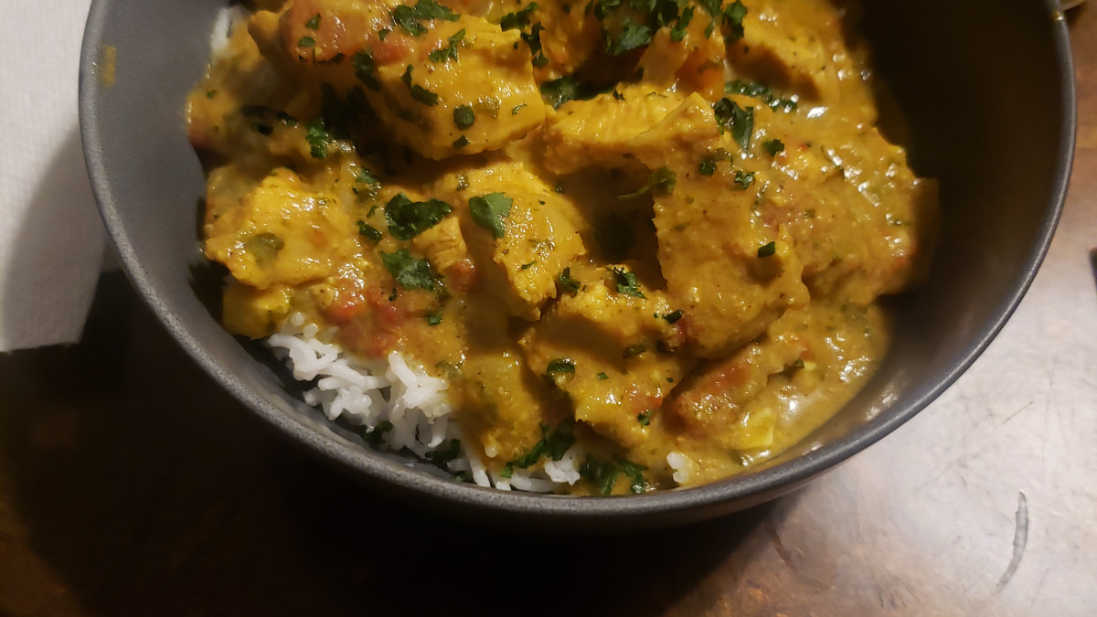 Tomato-Cashew Chicken Curry