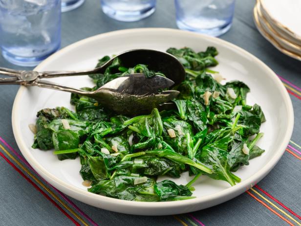 Sautéed Spinach with Pumpkin Seeds