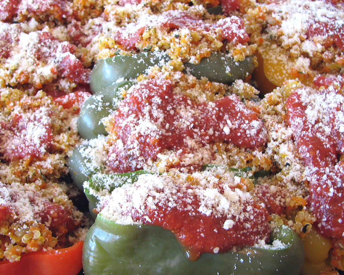 Low-Calorie Quinoa Stuffed Peppers