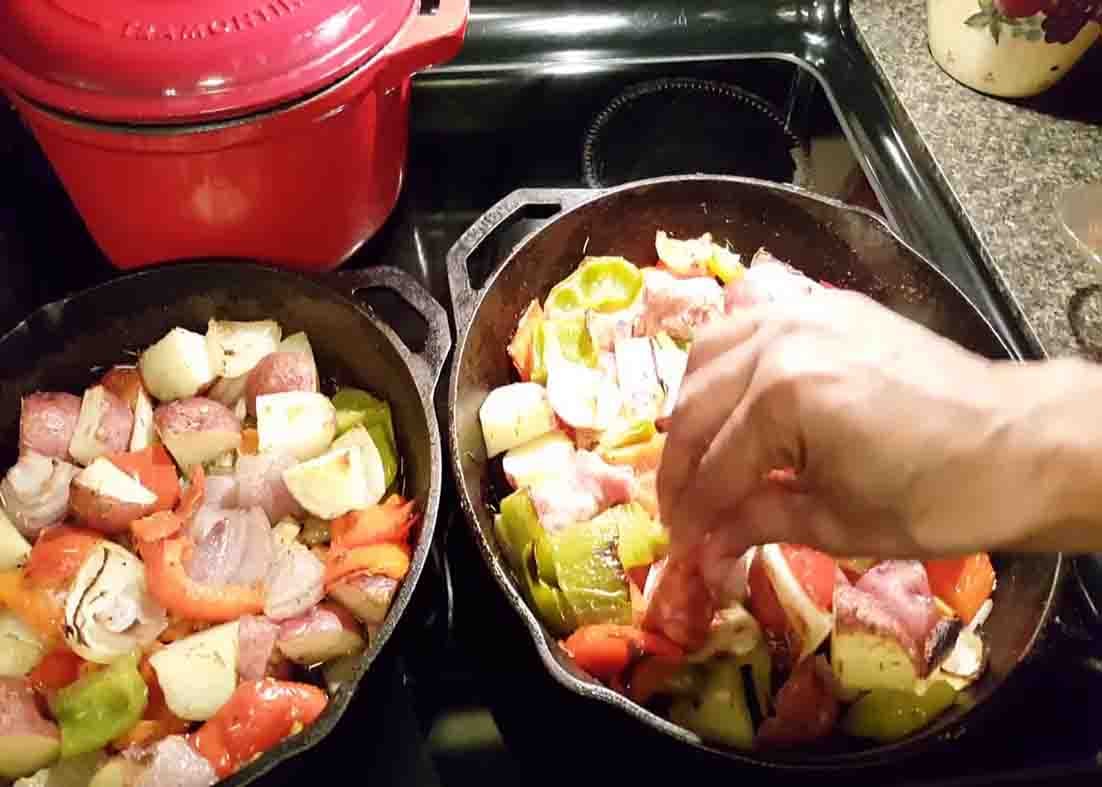 One-Pan Sausage and Bell Peppers with Garlic and Thyme