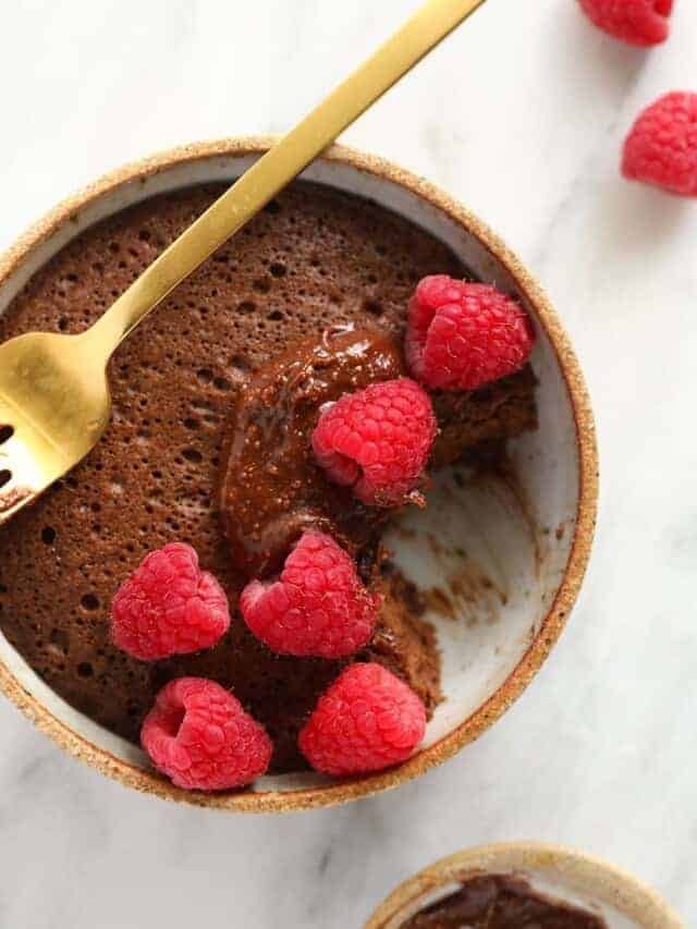 Single-Serve Chocolate Mug Cakes