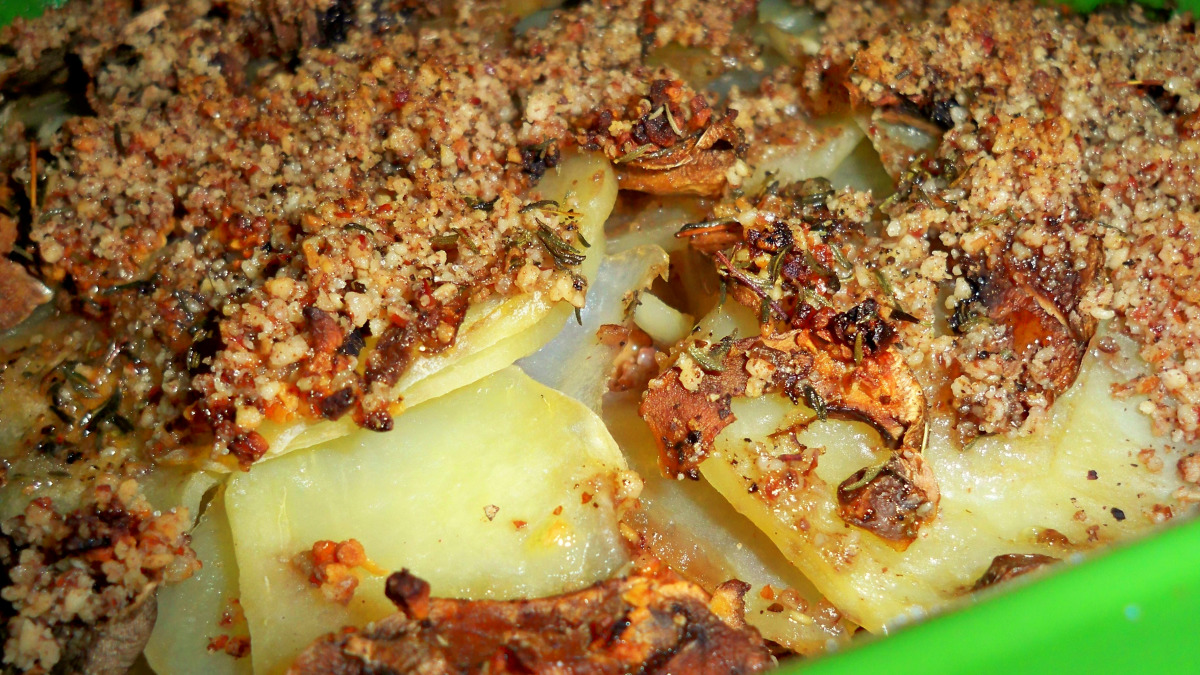 Cushioned Potato and Mushroom Gratin