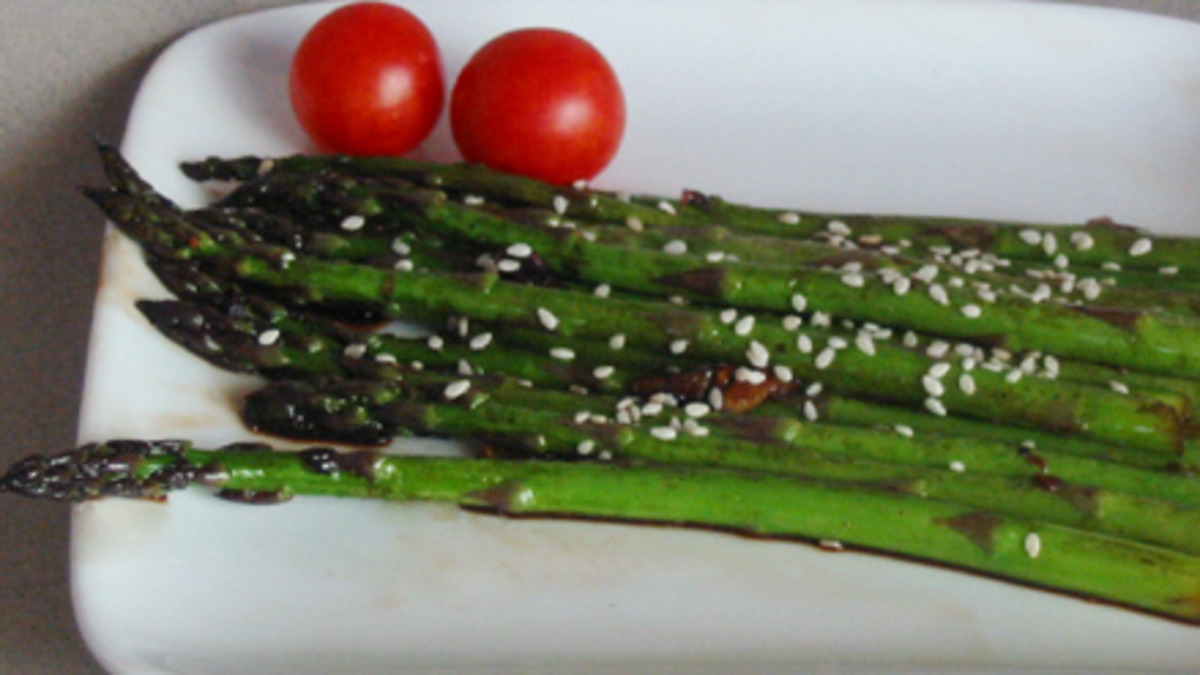 Stir-Fried Chicken with Asparagus and Sesame Oil