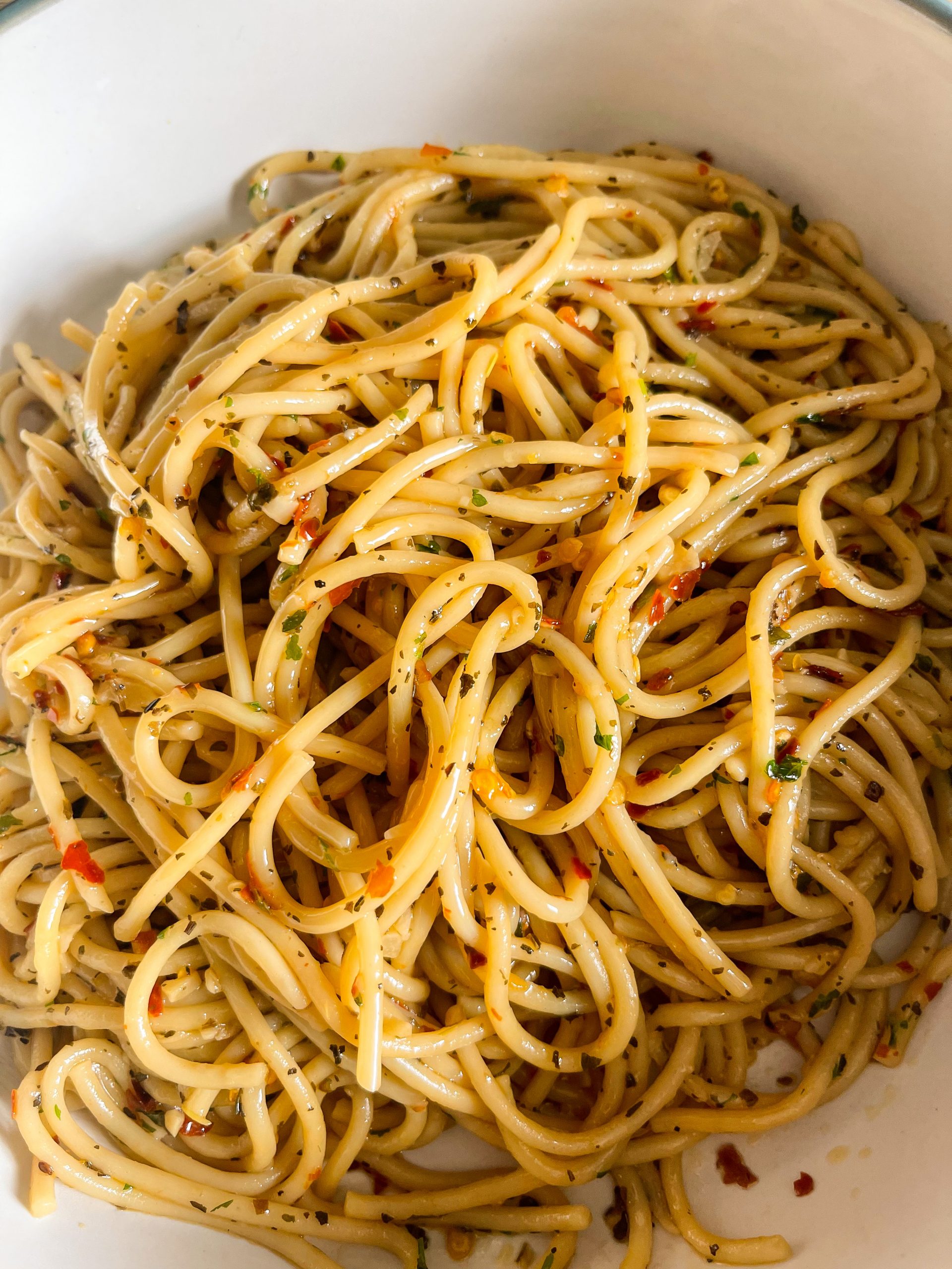 Stir-Fried Spaghetti with Garlic and Parsley