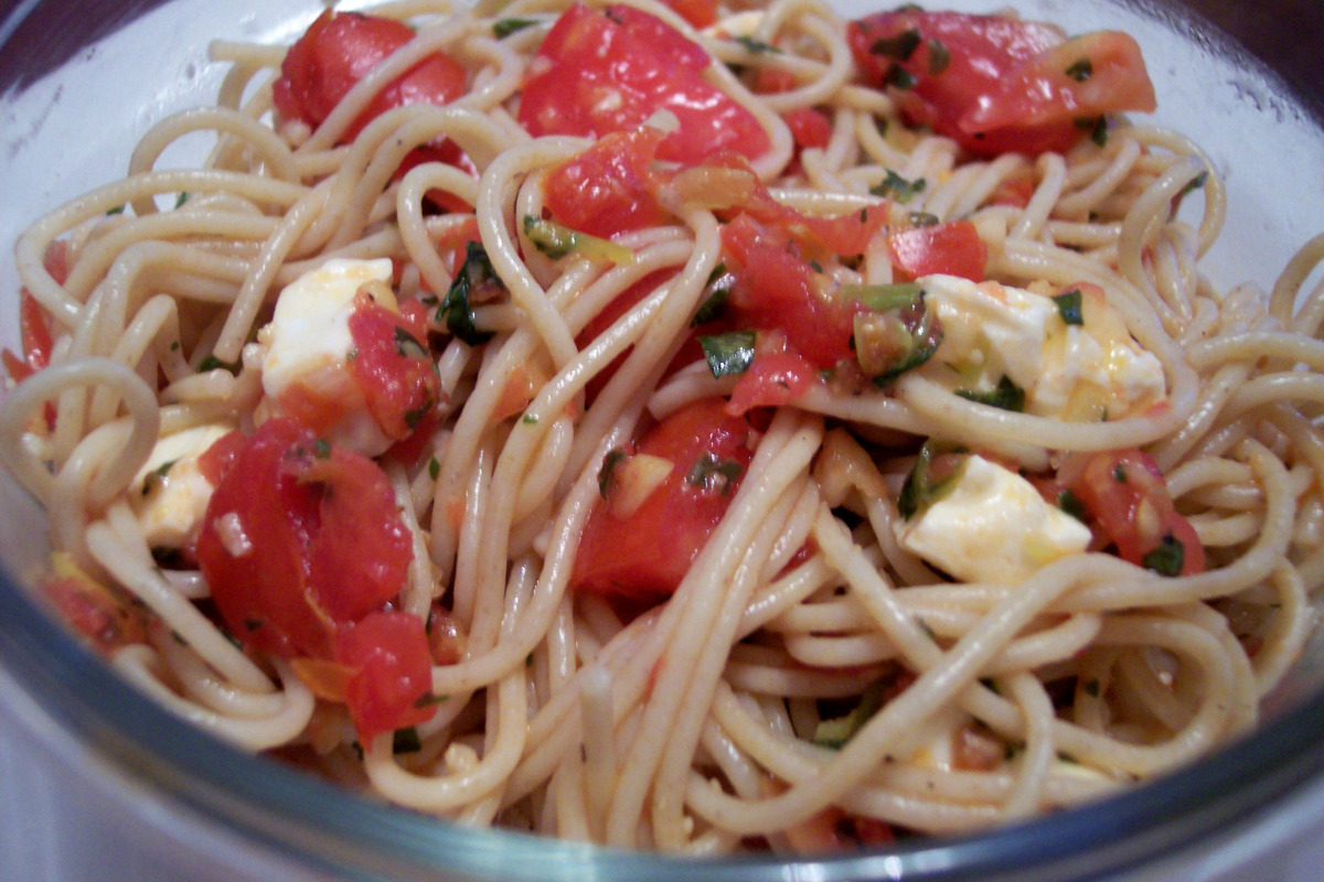 Sautéed Tomato Basil Pasta with Garlic