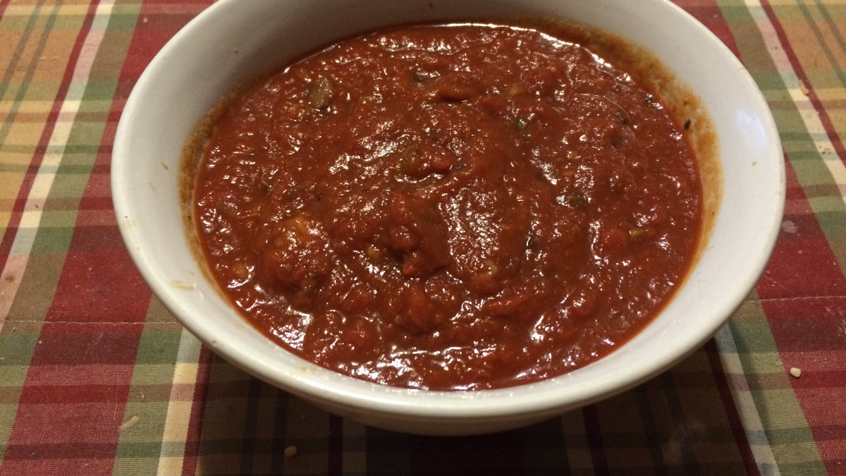 Slow-Cooked Tomato-Basil Pasta Sauce