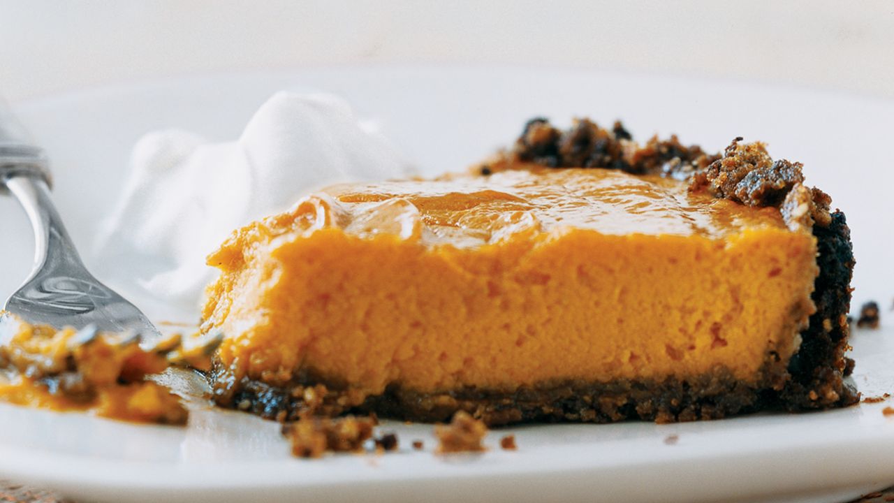 Maple-Pecan Sweet Potato Pie with Gingersnap Crust