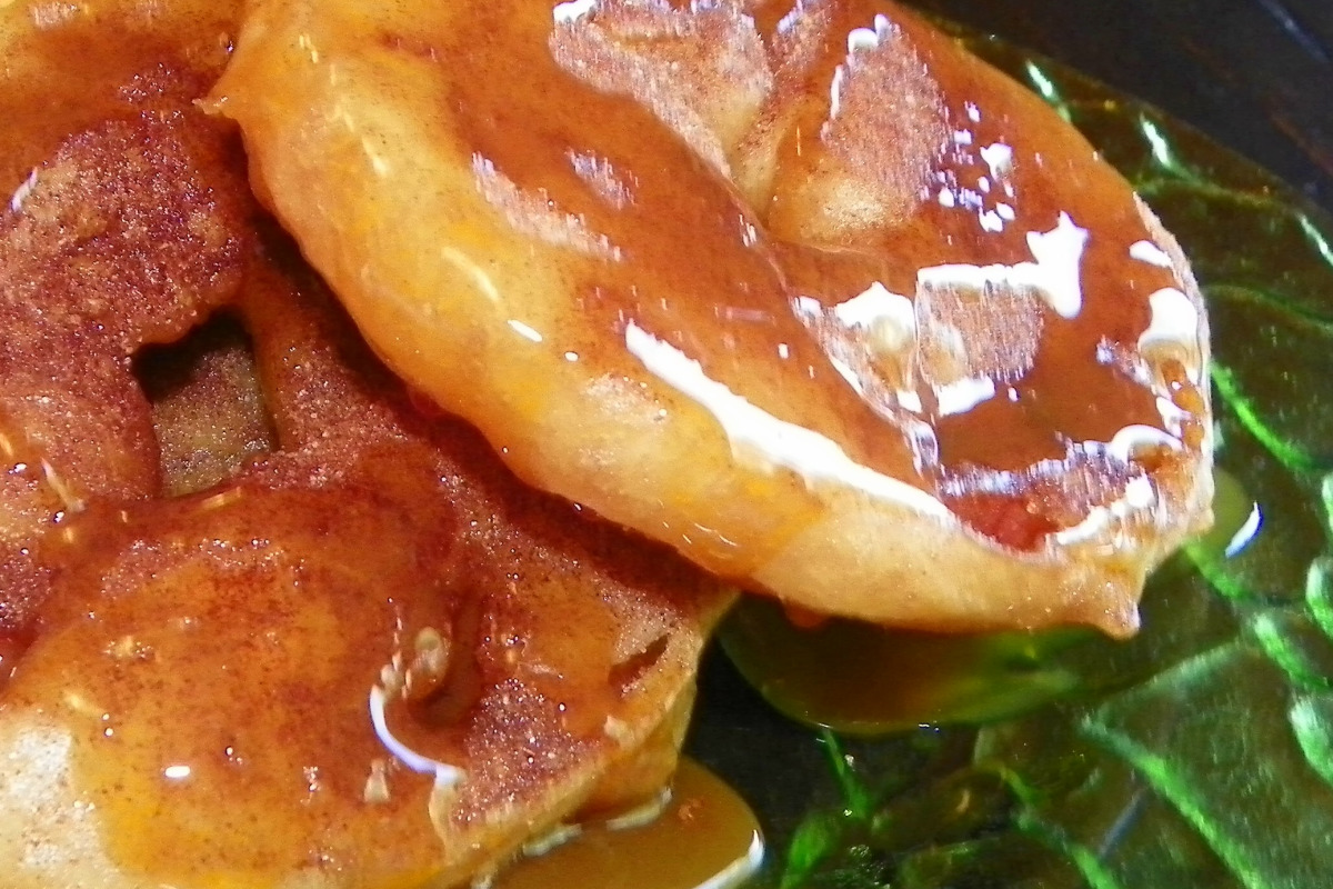 Maple-Dusted Apple Fritters with Cinnamon Dusting