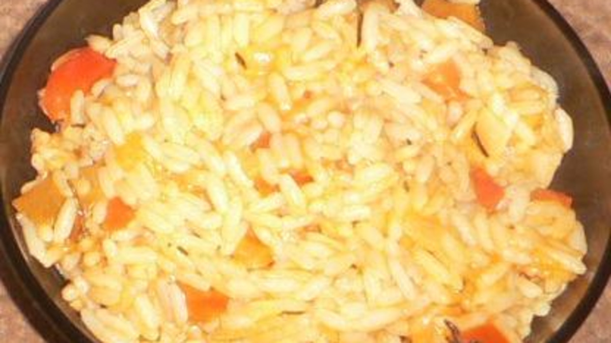 Slow-Cooked Tomato and Bell Pepper Jollof Rice