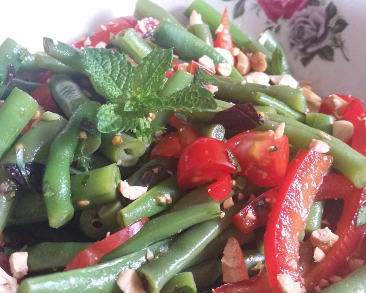 Myanmar-Style Green Bean Salad with Tamarind Dressing