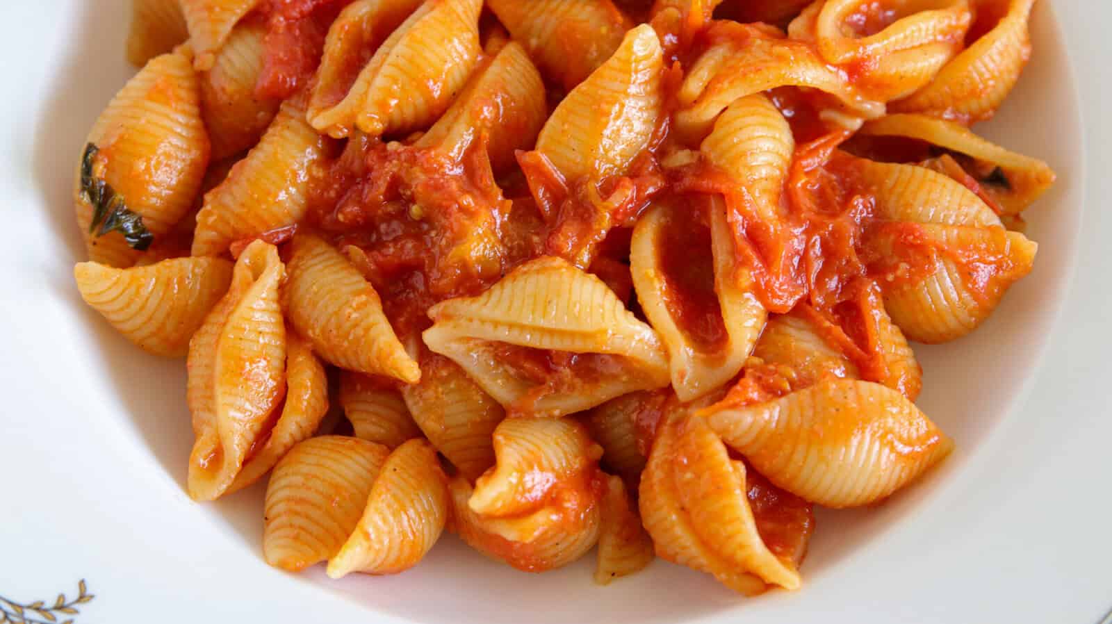 One-Pot Chicken and Cherry Tomato Pasta
