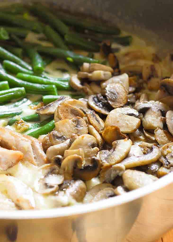 Pan-Seared Chicken with Mushroom Sauce and Green Beans