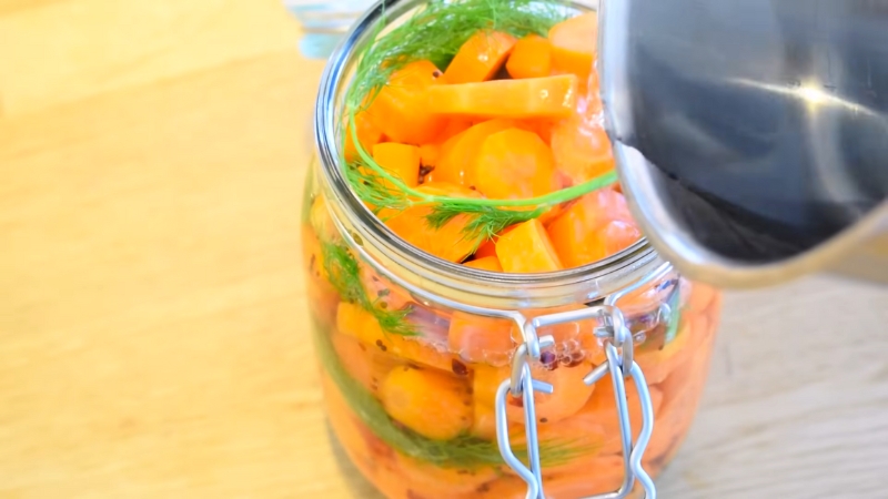 Quick Vinegar-Dill Pickled Vegetables