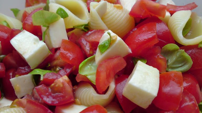 Caprese Pasta with Fresh Basil