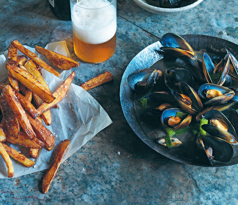 Brussels-Style Mussels with Crispy Fries