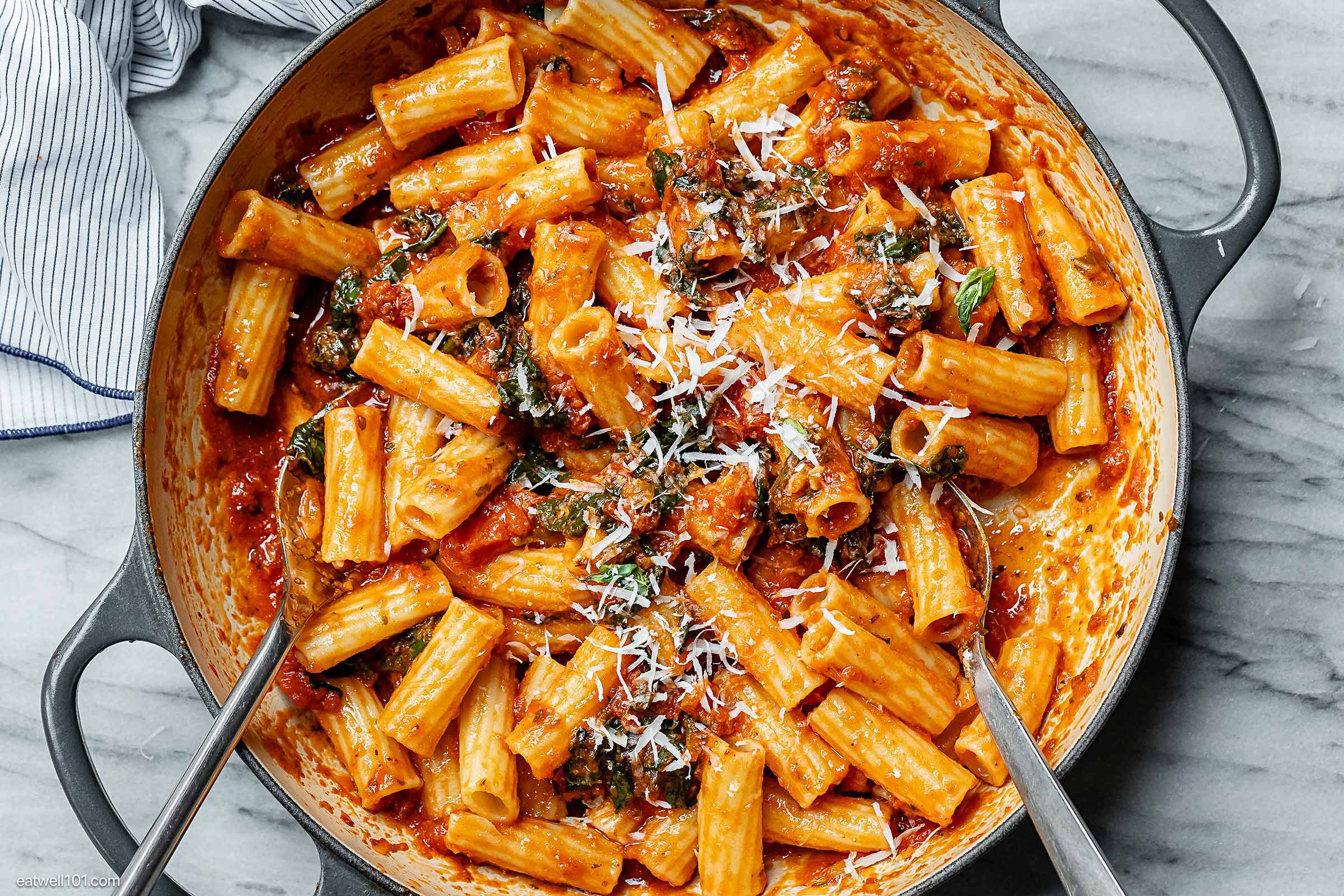 Paprika-Spiced Tomato Pasta with Spinach