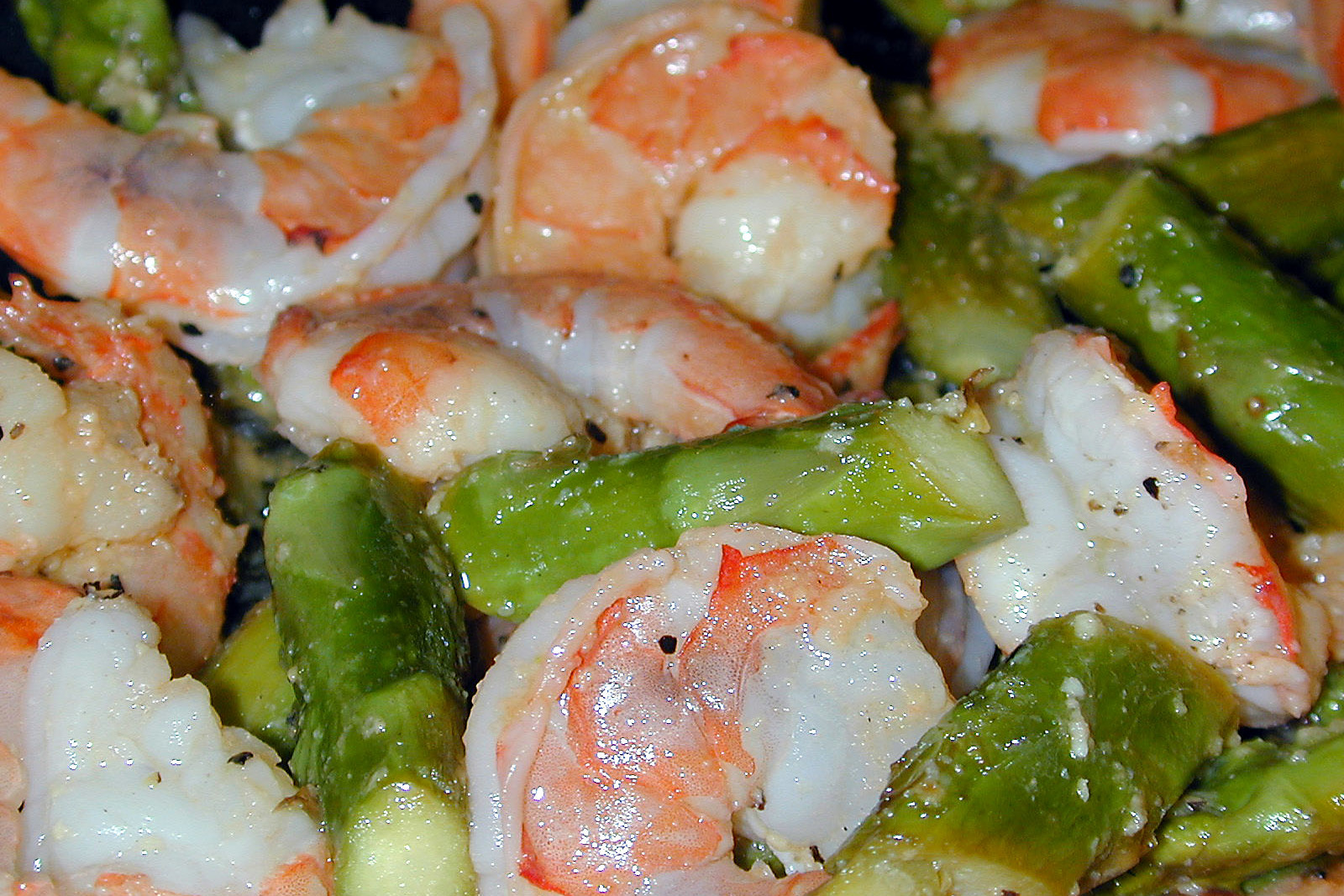 White Wine-Infused Shrimp with Asparagus and Garlic