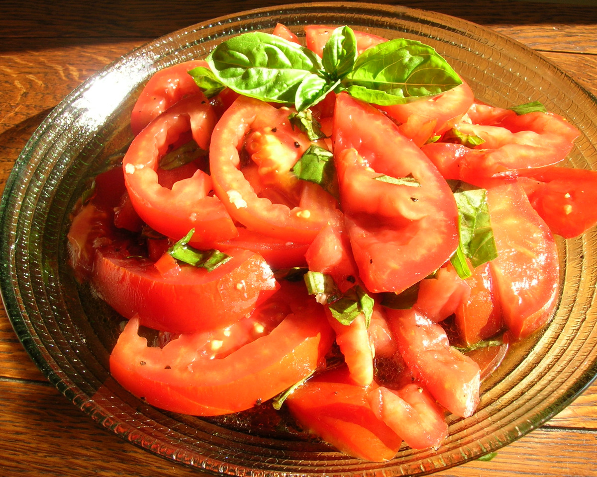 Balsamic-Tossed Tomato and Basil Salad