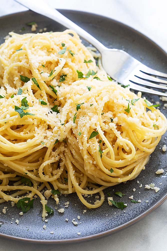 The Best Ever Spaghetti with Garlic and Parmesan