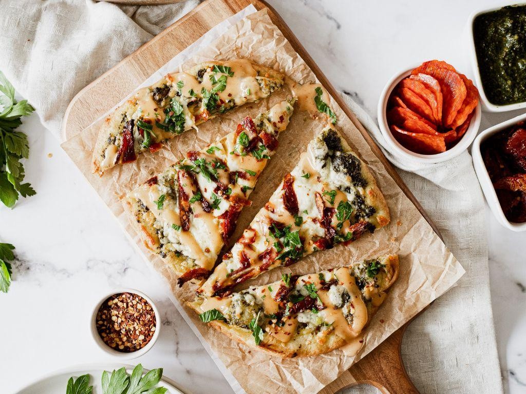 Kale and Sun-Dried Tomato Pesto Flatbread