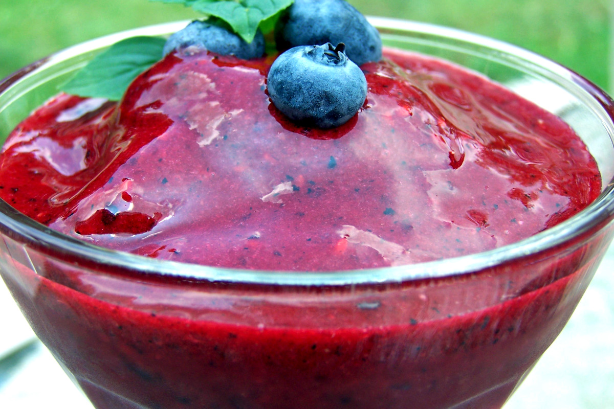 Blueberry-Lemon Sorbet with Mint Garnish
