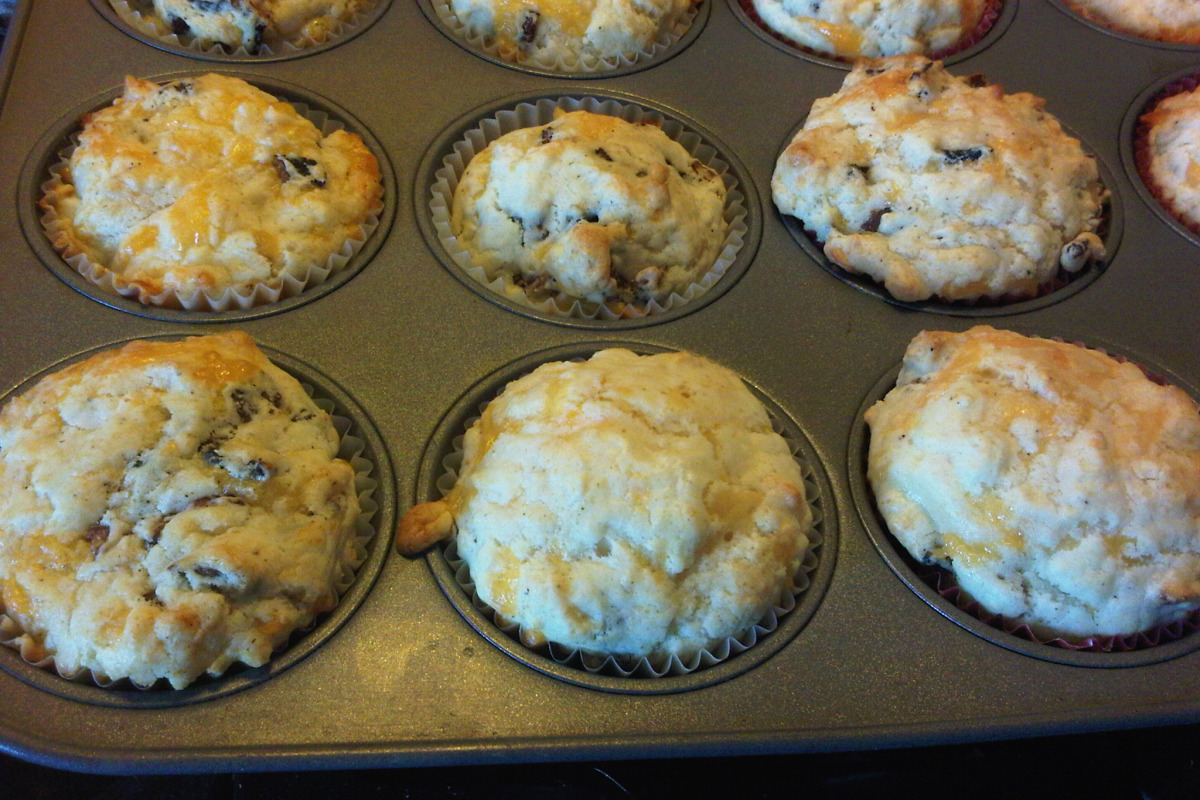 Bacon and Cheddar Breakfast Muffins