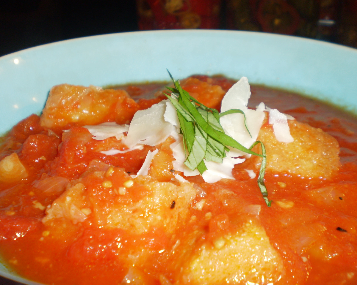 Herb-Infused Tomato-Bean Soup with Crusty Bread