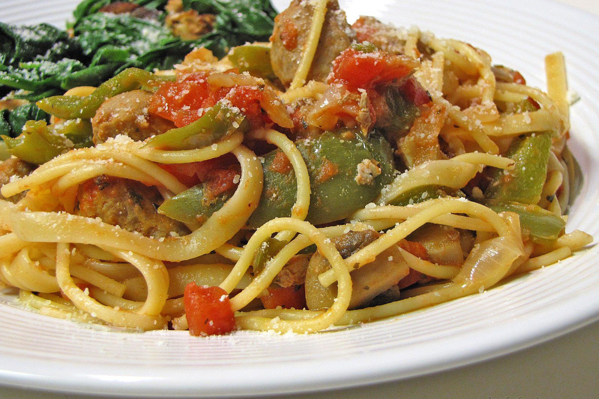 São Paulo-Style Baked Pasta with Peppers and Sausage