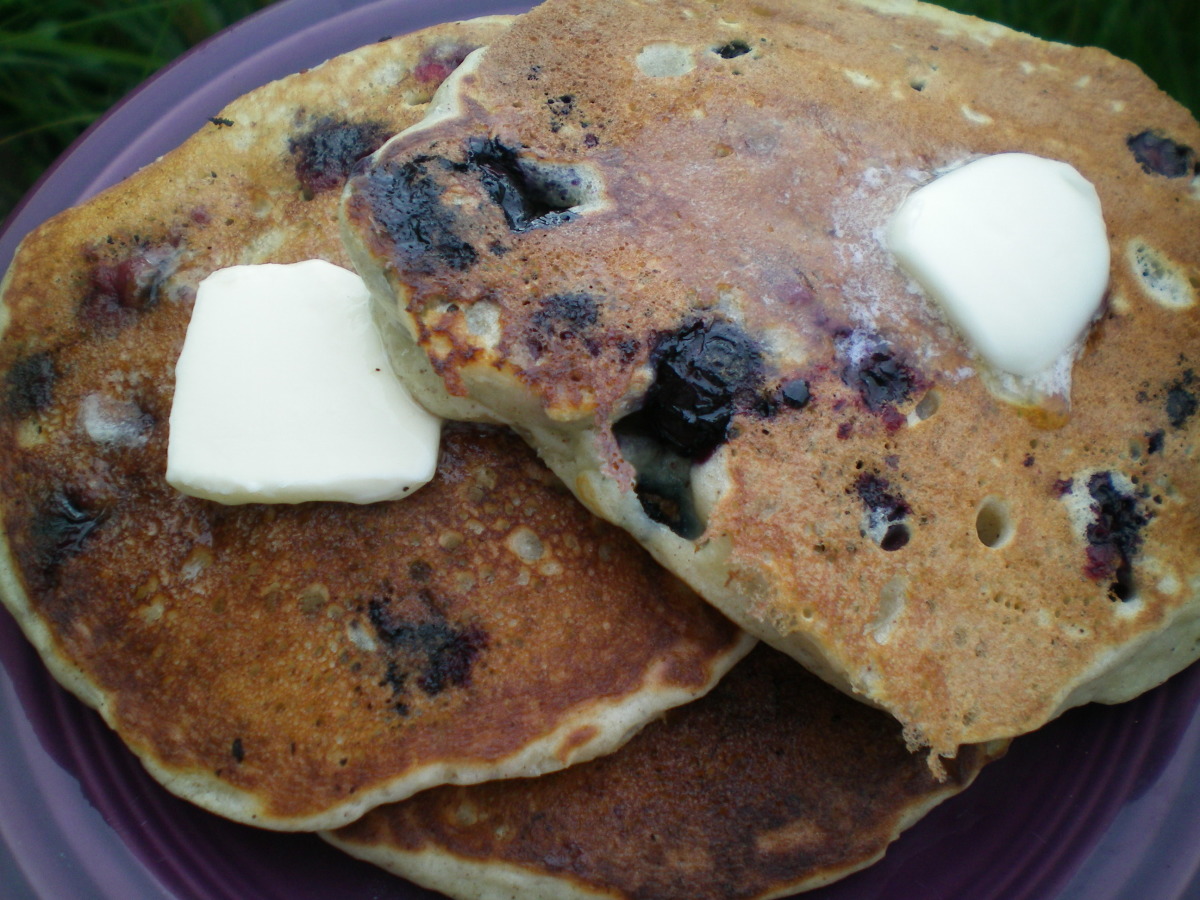 Half-Portion Banana Pancakes with Blueberry Compote