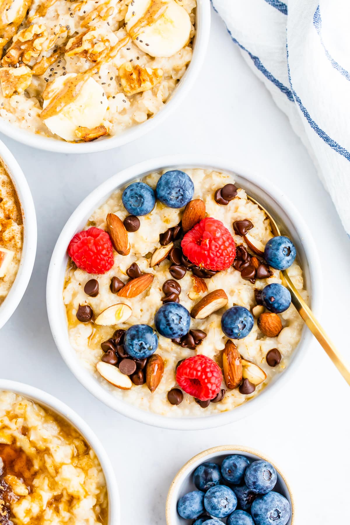 Simple Oatmeal with Berry Compote