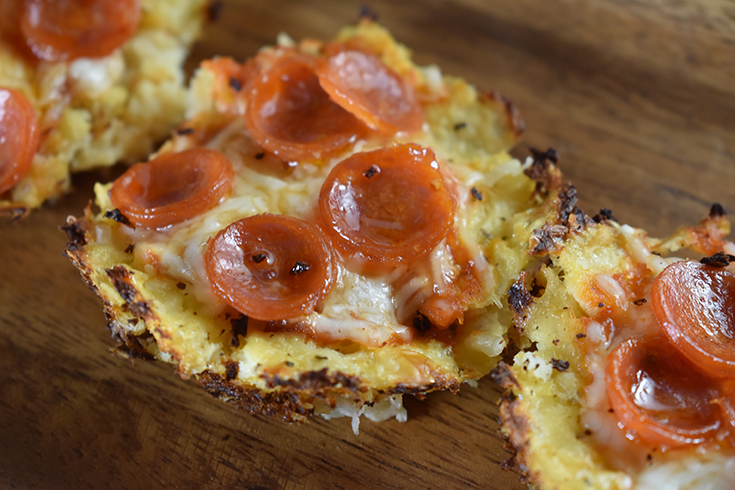 Mini Cauliflower Pizza Bites with Tomato Basil Sauce