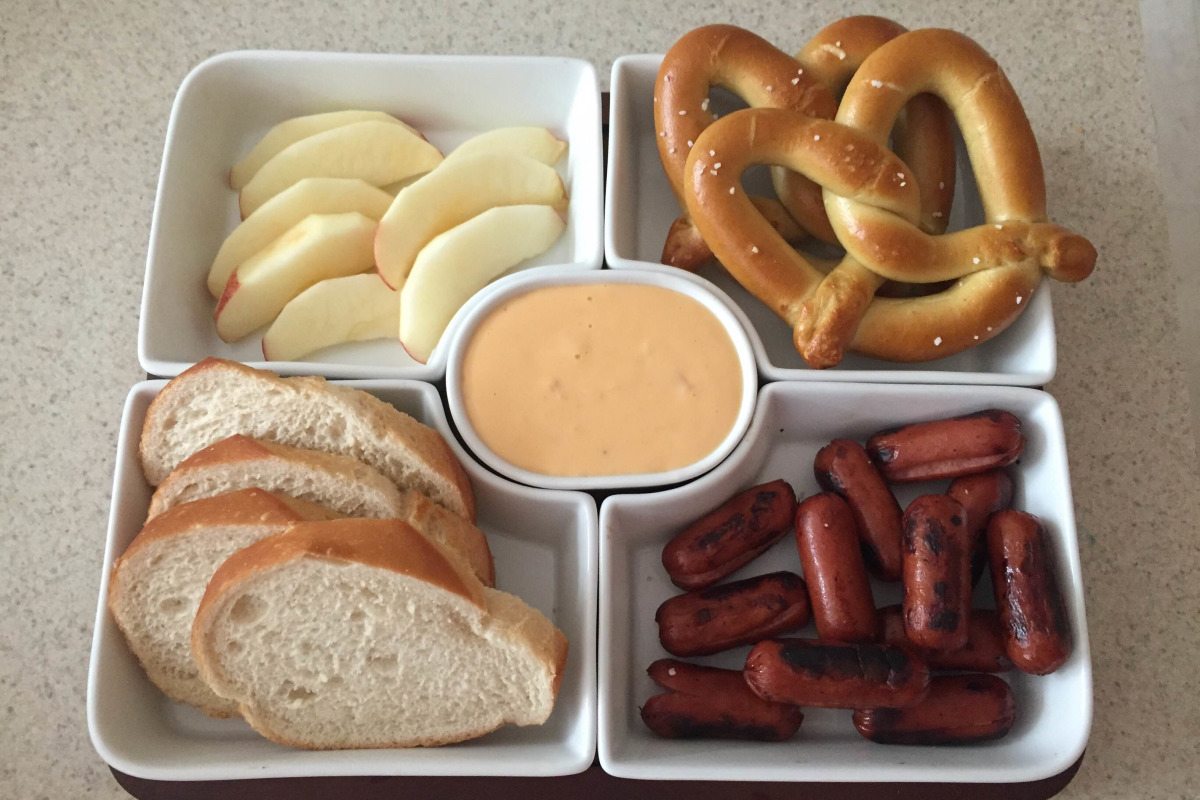 Slow-Cooked Aged Cheddar Fondue