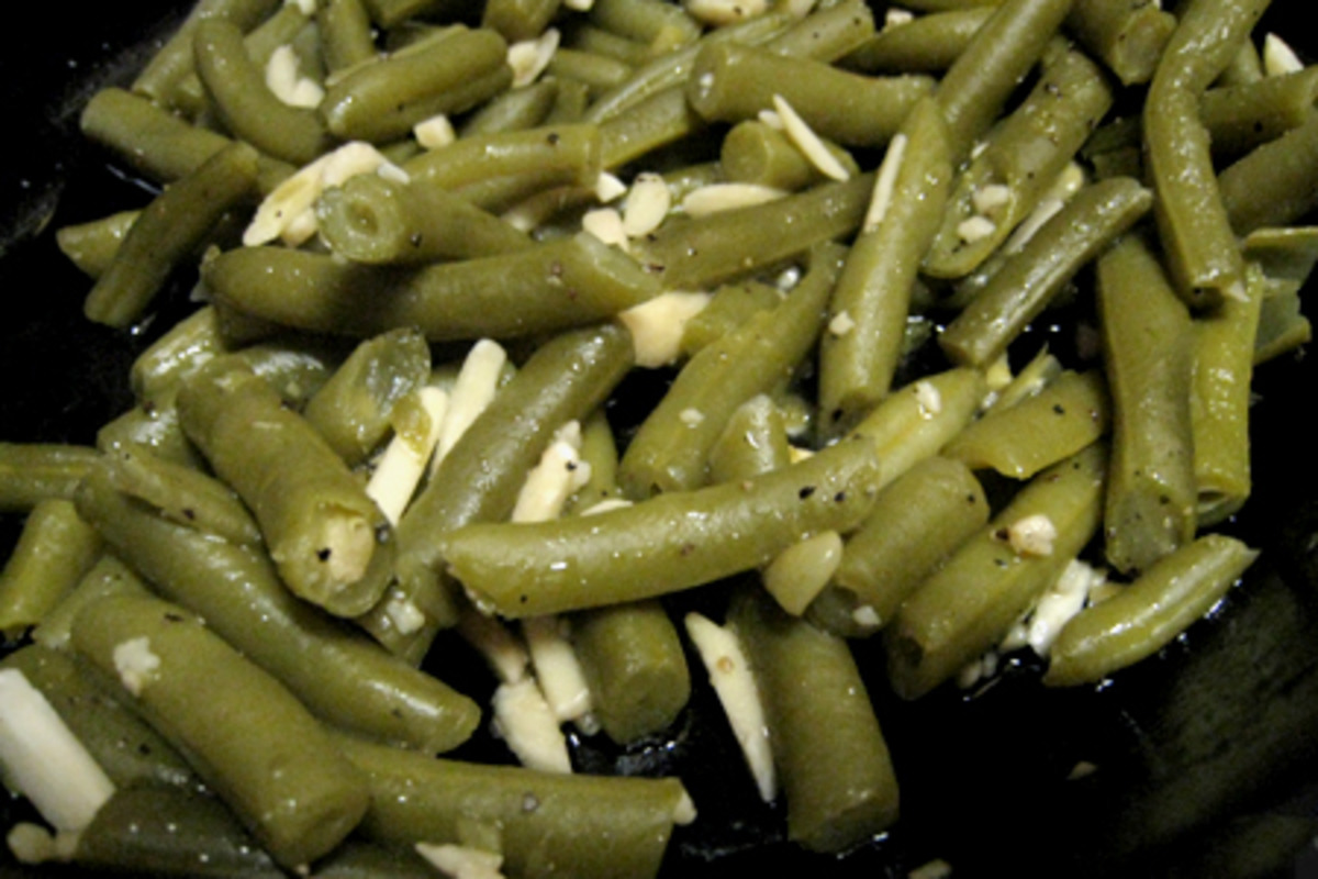 Almond-Garlic Sautéed Green Beans