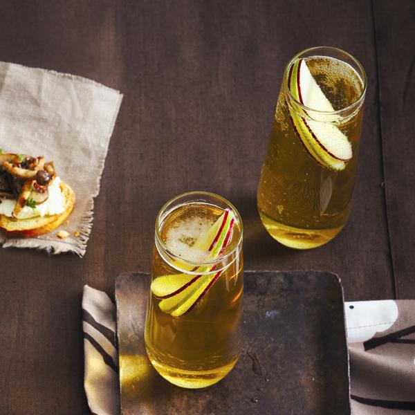 Cucumber-Aperol Sparkler