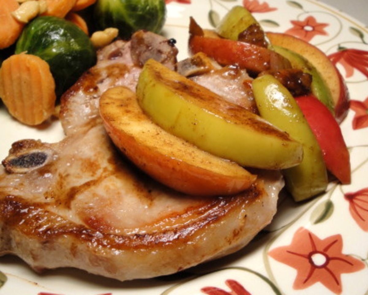 Maple-Glazed Pork Chops with Apple and Cinnamon Compote