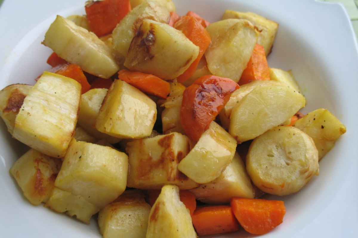 Herb-Roasted Chicken with Carrots and Parsnips