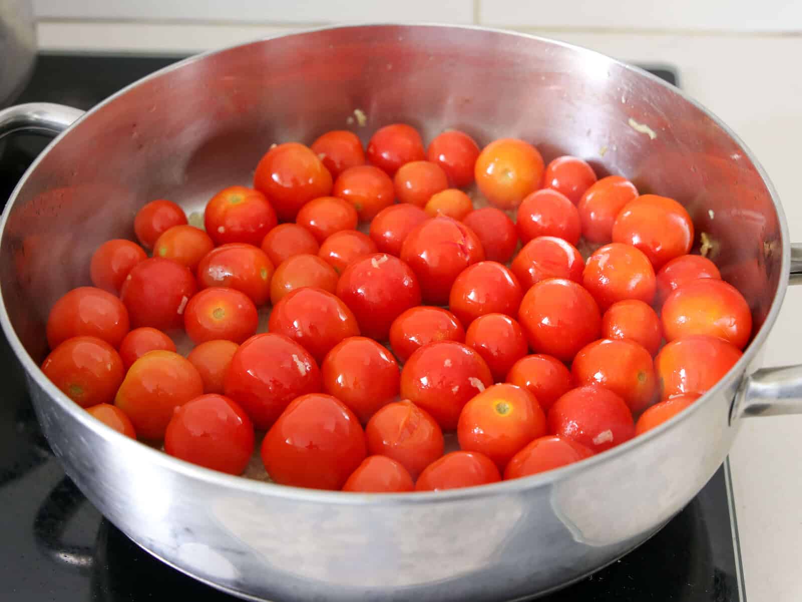 One-Pot Cherry Tomato Pasta