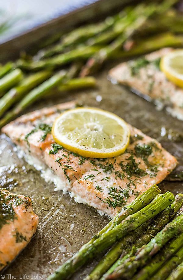 Lemon-Asparagus Salmon with Dill
