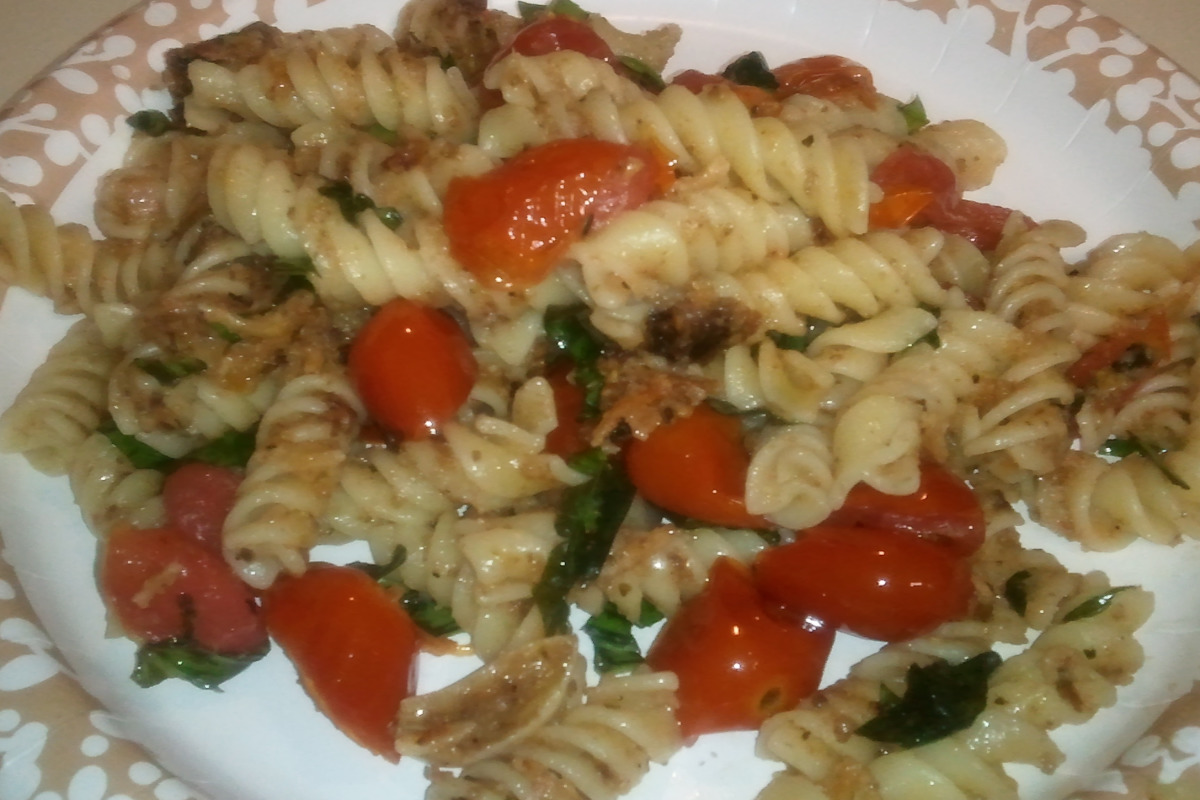 Lemon-Garlic Pasta with Cherry Tomatoes and Basil