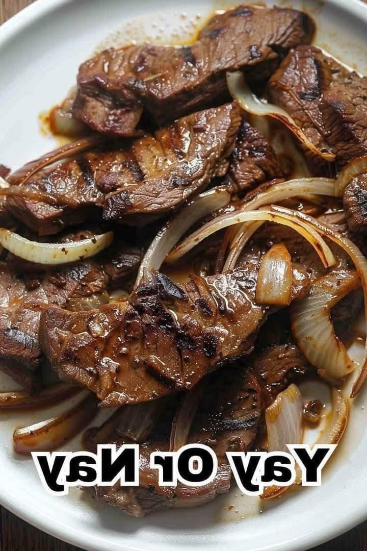 Simple Garlic-Pepper Steak with Charred Onions