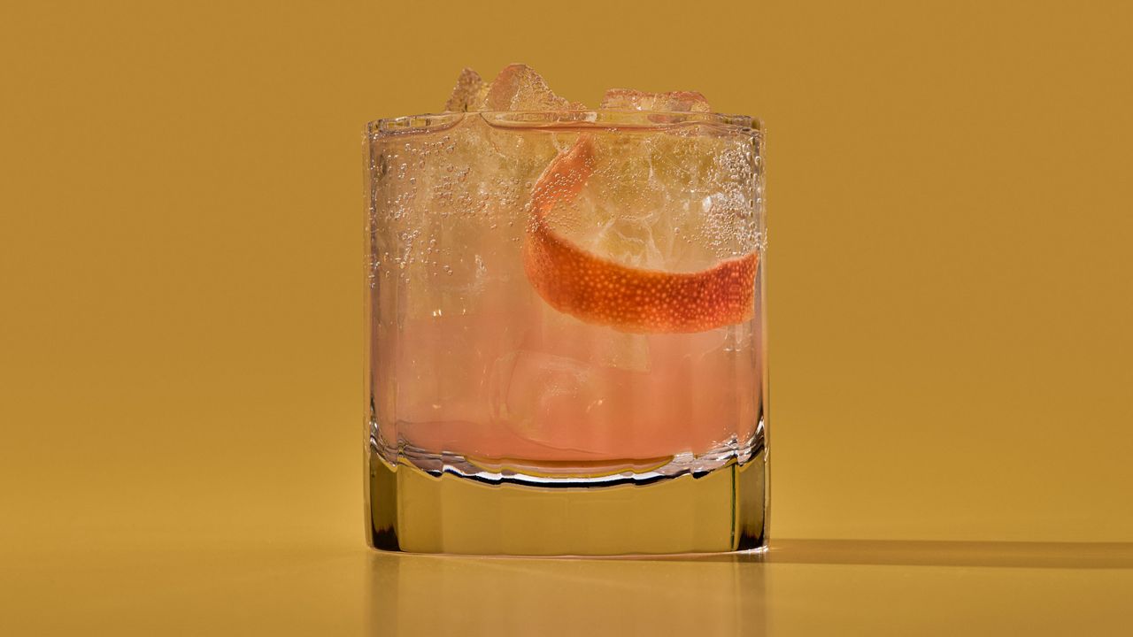 Bourbon Grapefruit Fizz