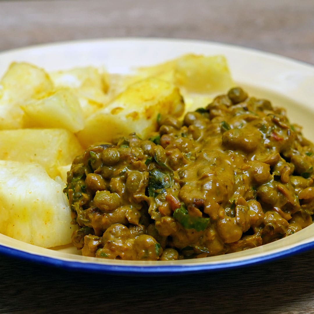 Pigeon Peas Curry with Ginger and Turmeric