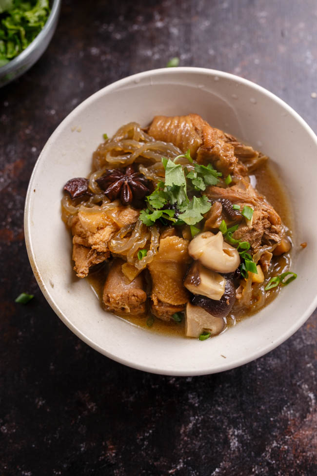 White Sauce Braised Chicken with Chinese Mushrooms