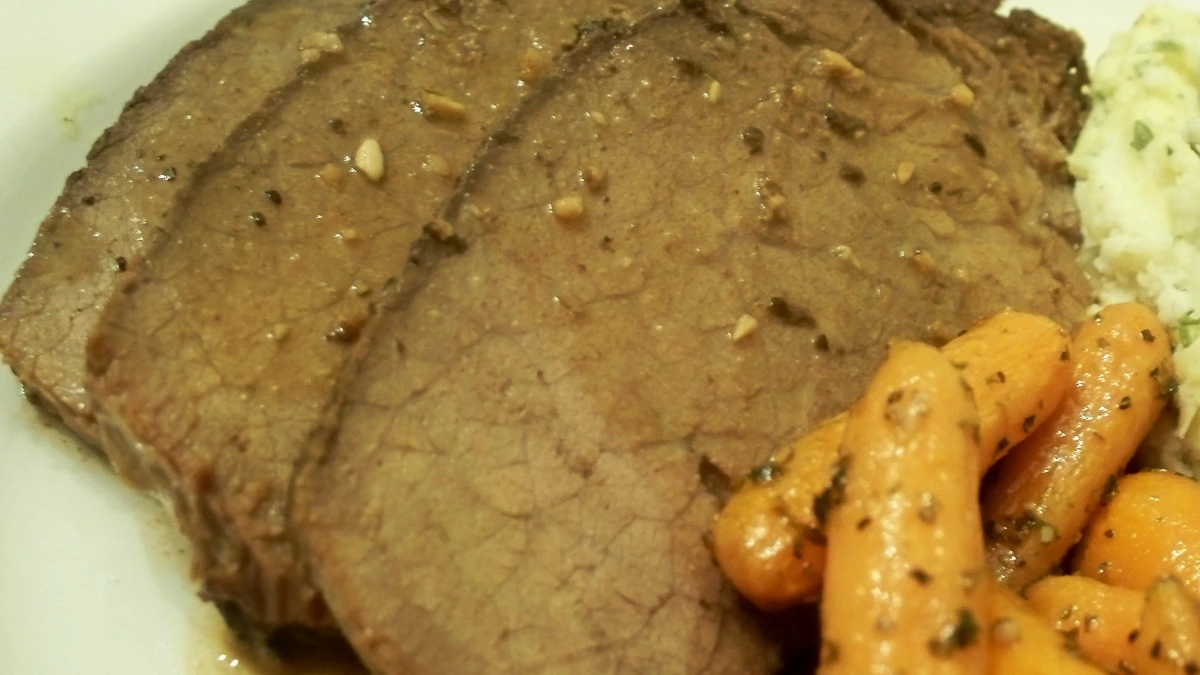 Slow-Cooked Spiced Beef with Cinnamon Infusion