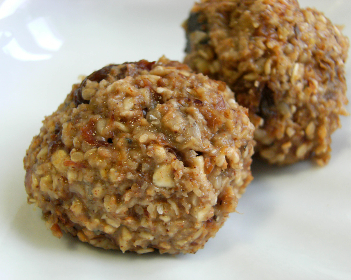 No-Bake Oatmeal Cookies with Raisins and Walnuts